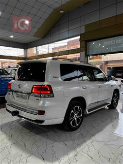 تويوتا لاندكروزر